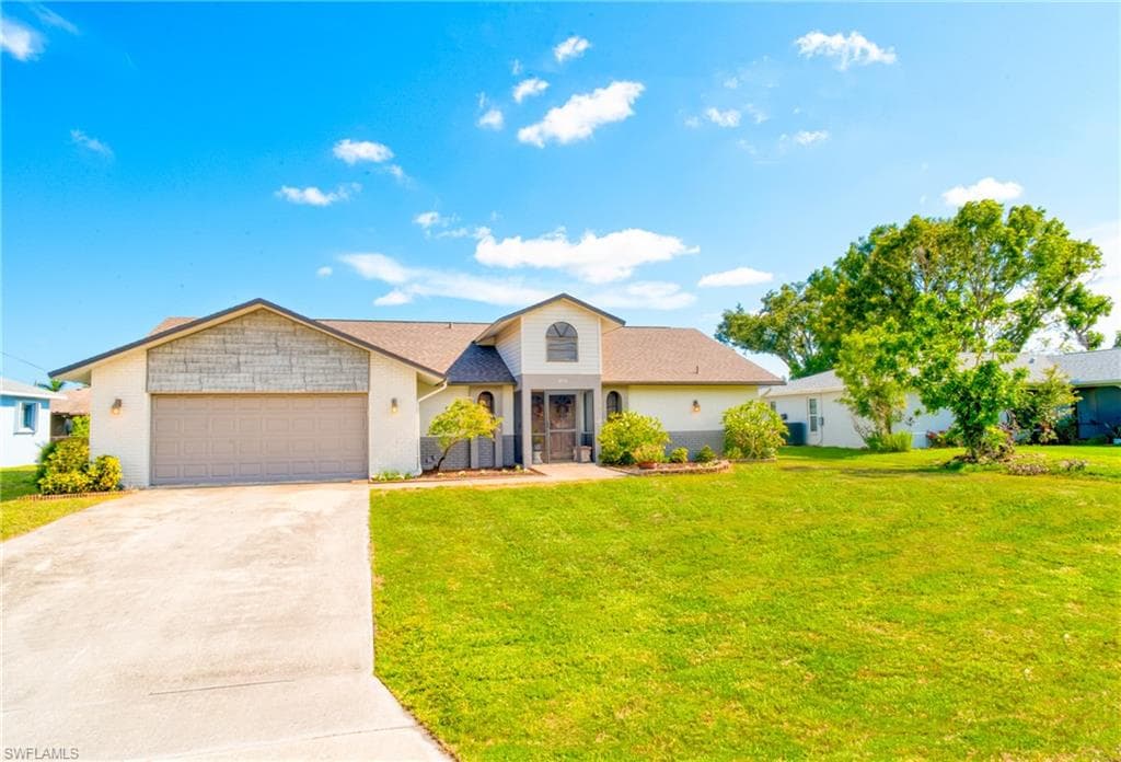 2110 SE 14th ST CAPE CORAL, FL 33990