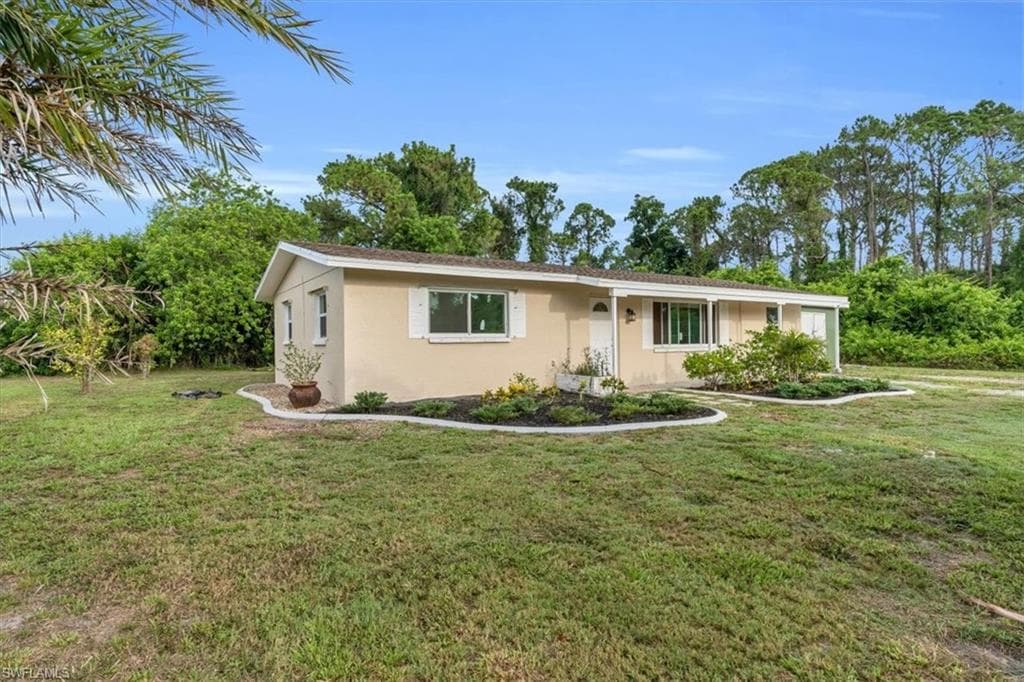 801 Jefferson AVE LEHIGH ACRES, FL 33936