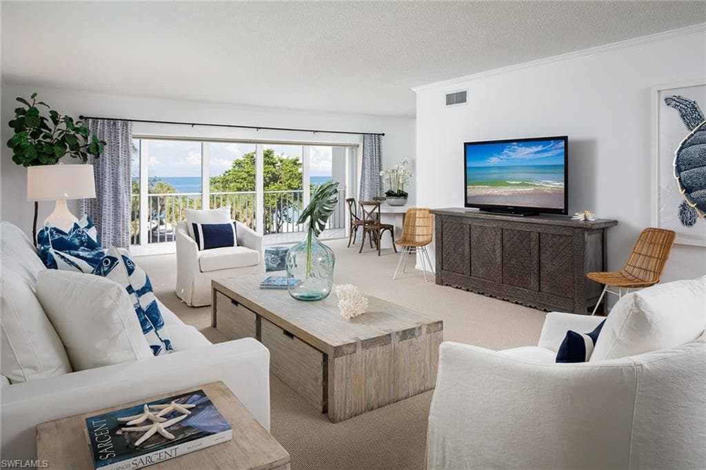 3401 Gulf Shore BLVD N 306 NAPLES, FL 34103