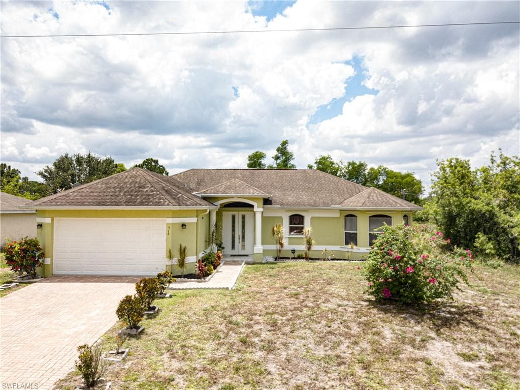 516 Empire AVE S LEHIGH ACRES, FL 33974