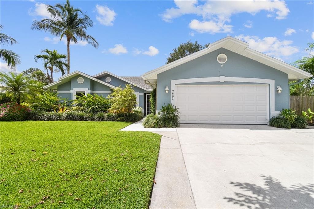 2554 Outrigger LN NAPLES, FL 34104