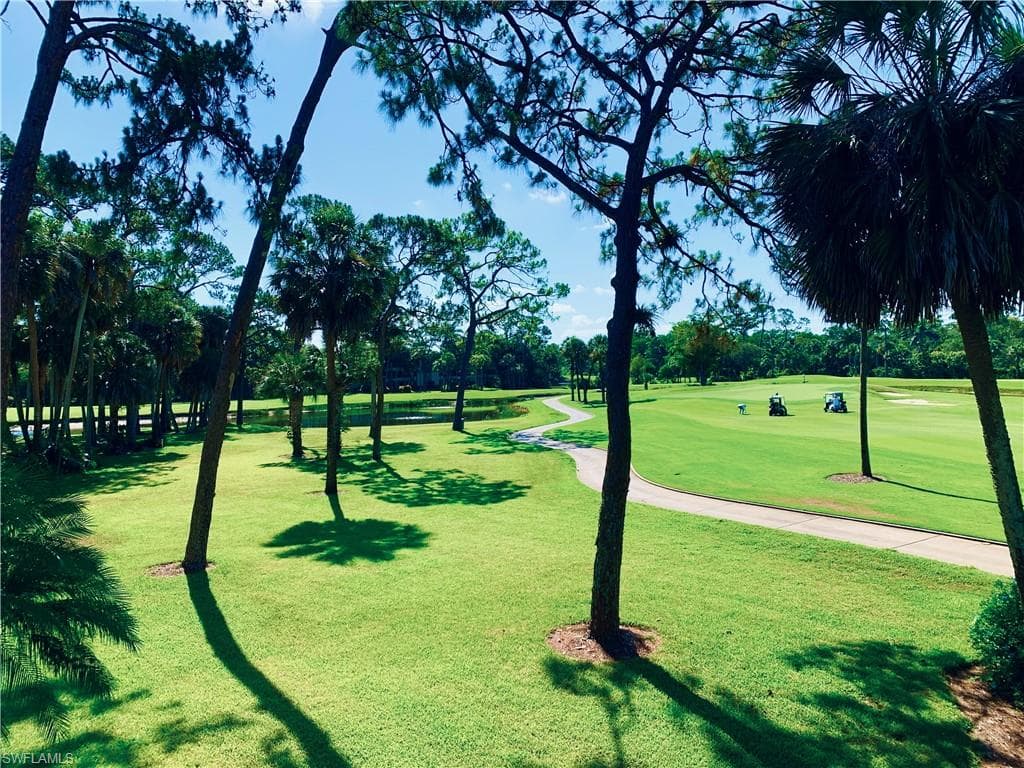 107 Clubhouse LN D-293 NAPLES, FL 34105