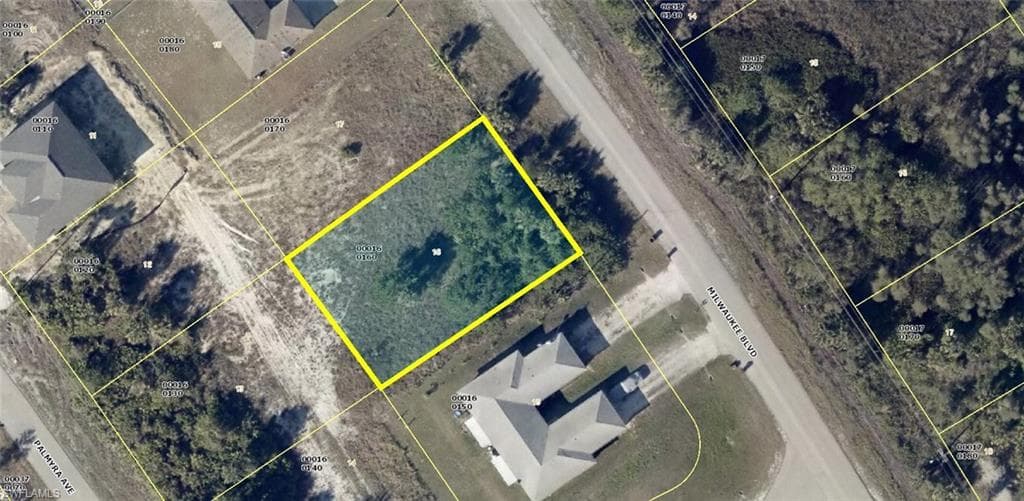 90 Milwaukee BLVD LEHIGH ACRES, FL 33974