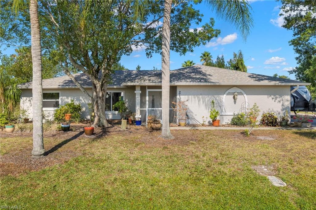 2101 Bahama AVE FORT MYERS, FL 33905
