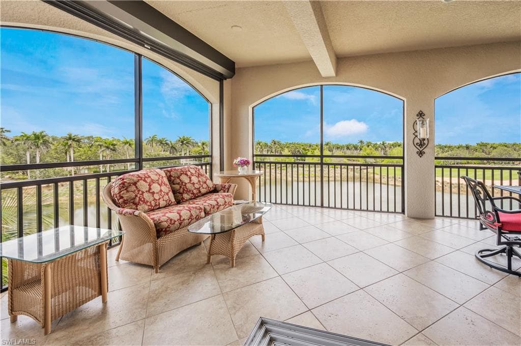 2555 Marquesa Royale LN 1-301 NAPLES, FL 34109