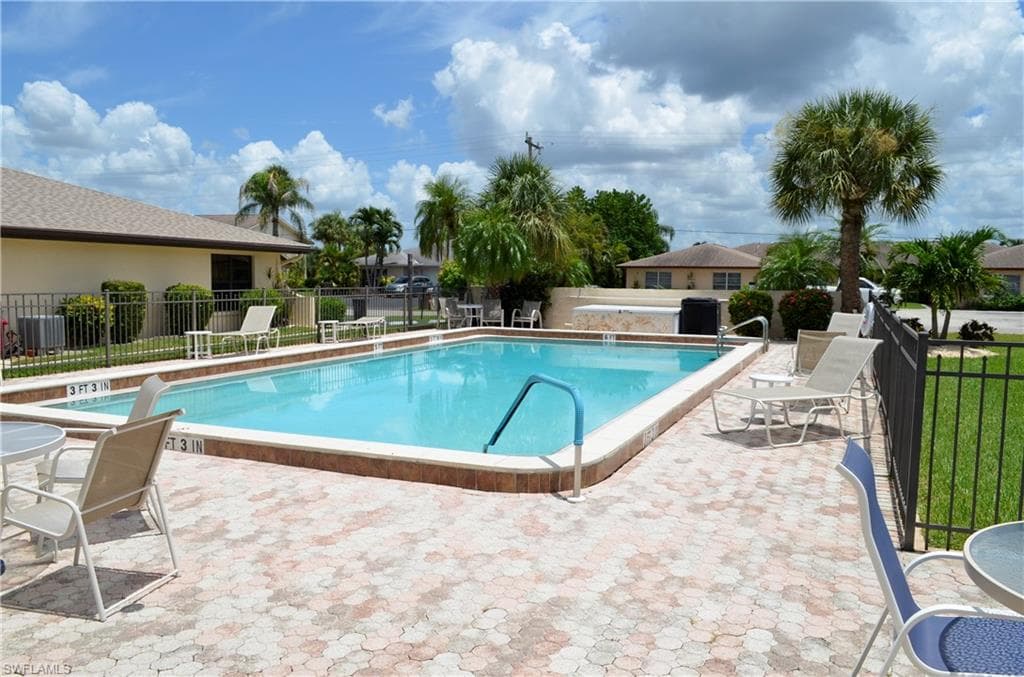 3916 SE 11th PL 505 CAPE CORAL, FL 33904