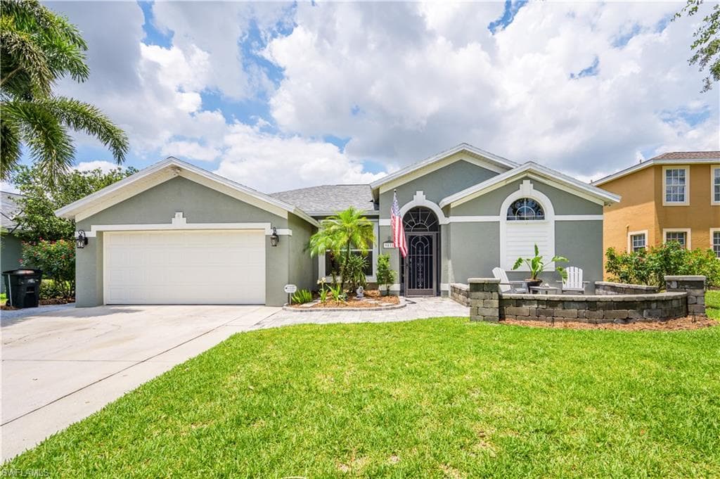 9031 Pittsburgh BLVD FORT MYERS, FL 33967