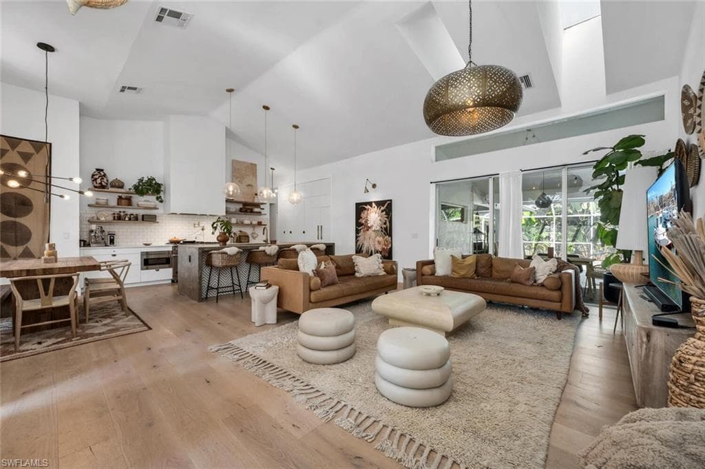 1921 Blackstone CIR NAPLES, FL 34109