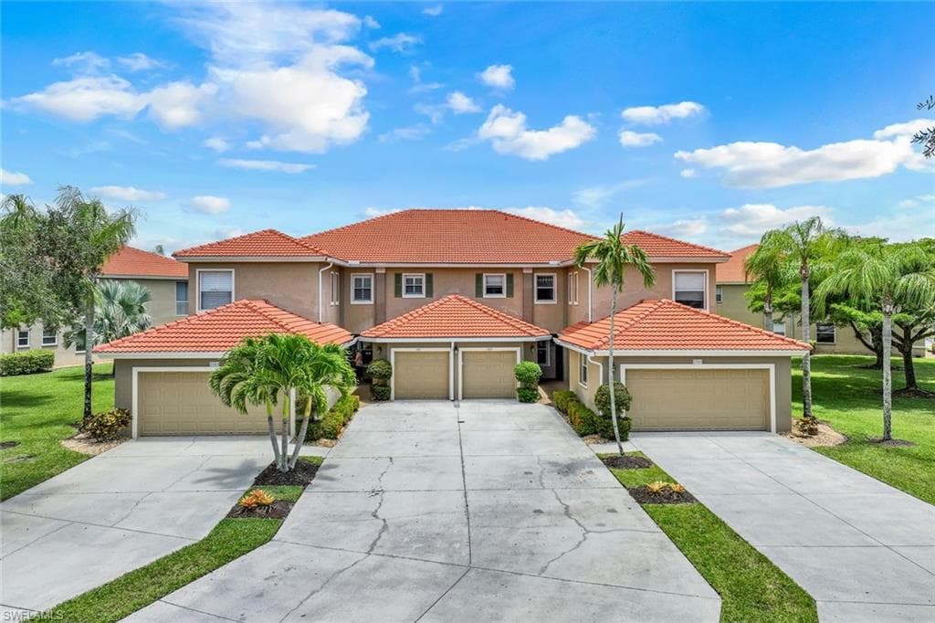 2580 Marshcreek LN 101 NAPLES, FL 34119