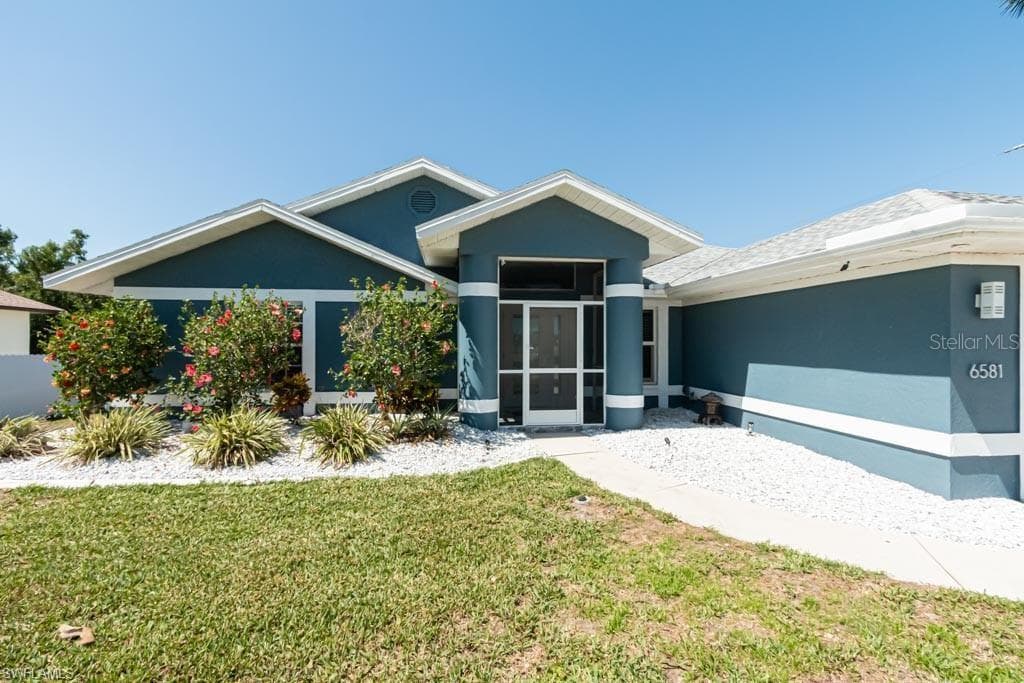 6581 Idlewild ST FORT MYERS, FL 33966