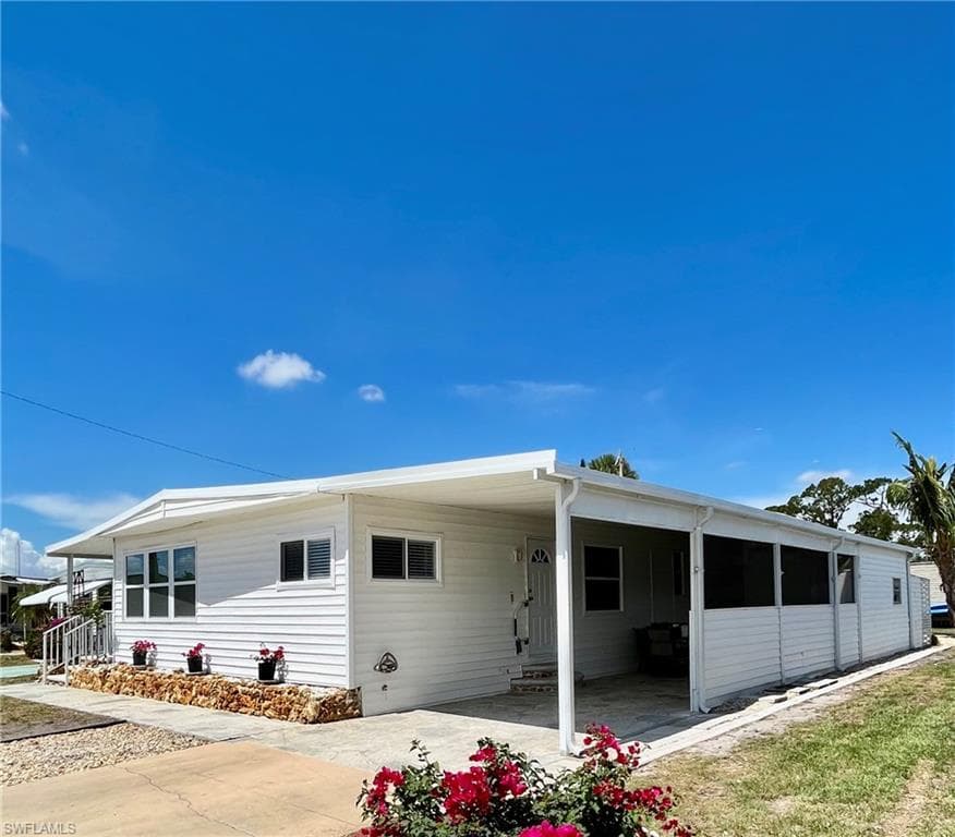 246 Shrub LN N N NORTH FORT MYERS, FL 33917