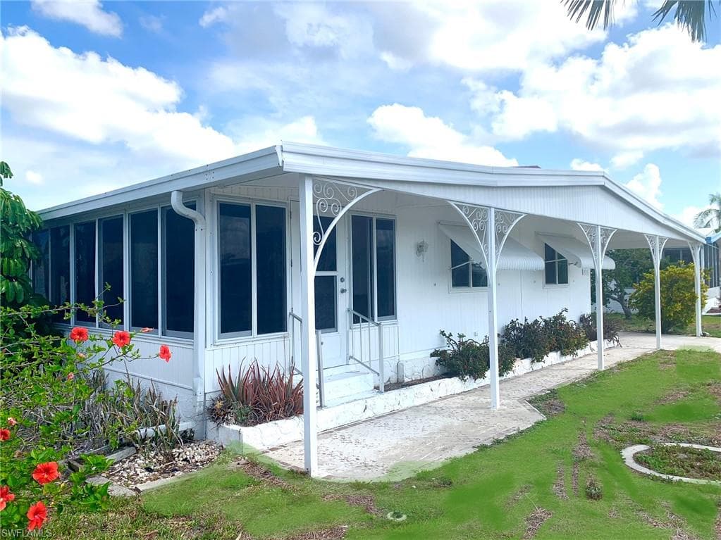 9318 Knight RD BONITA SPRINGS, FL 34135