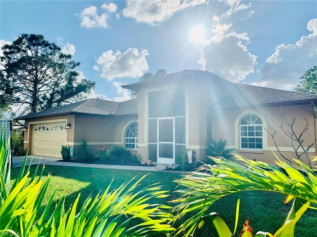 746 Chelsea AVE S LEHIGH ACRES, FL 33974