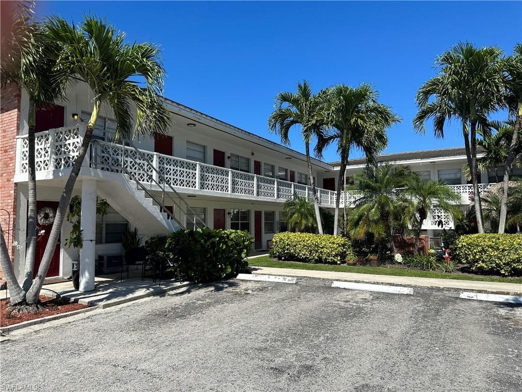 861 3rd ST S NAPLES, FL 34102