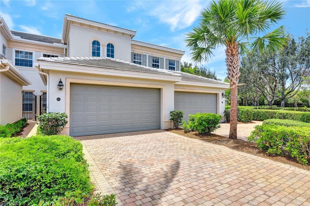 9279 Museo CIR 204 NAPLES, FL 34114
