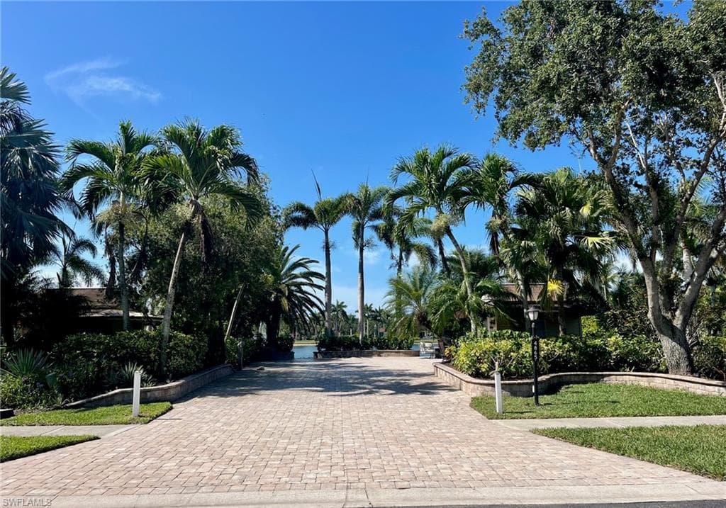 4865 Southern Breeze DR NAPLES, FL 34114