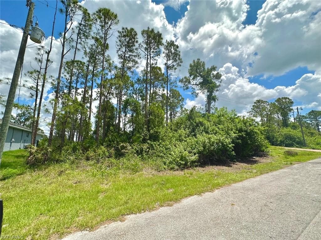 2808 41st ST W LEHIGH ACRES, FL 33971