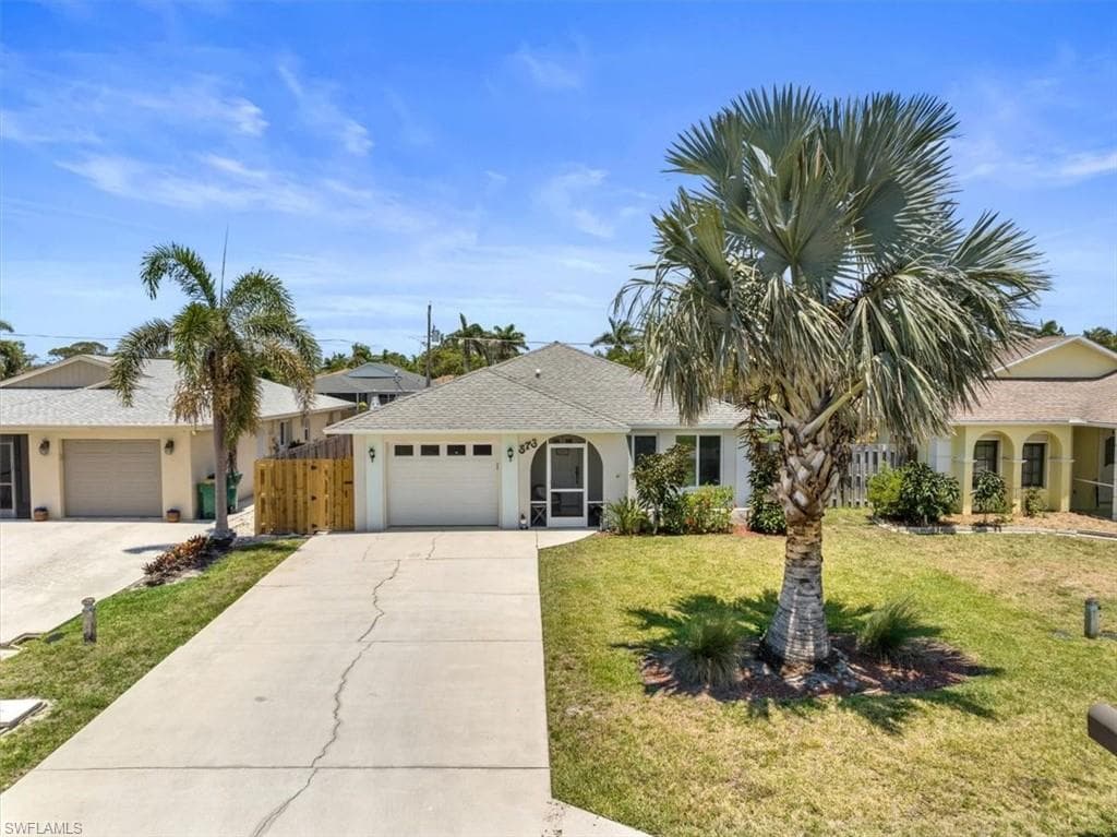 573 98th AVE N NAPLES, FL 34108