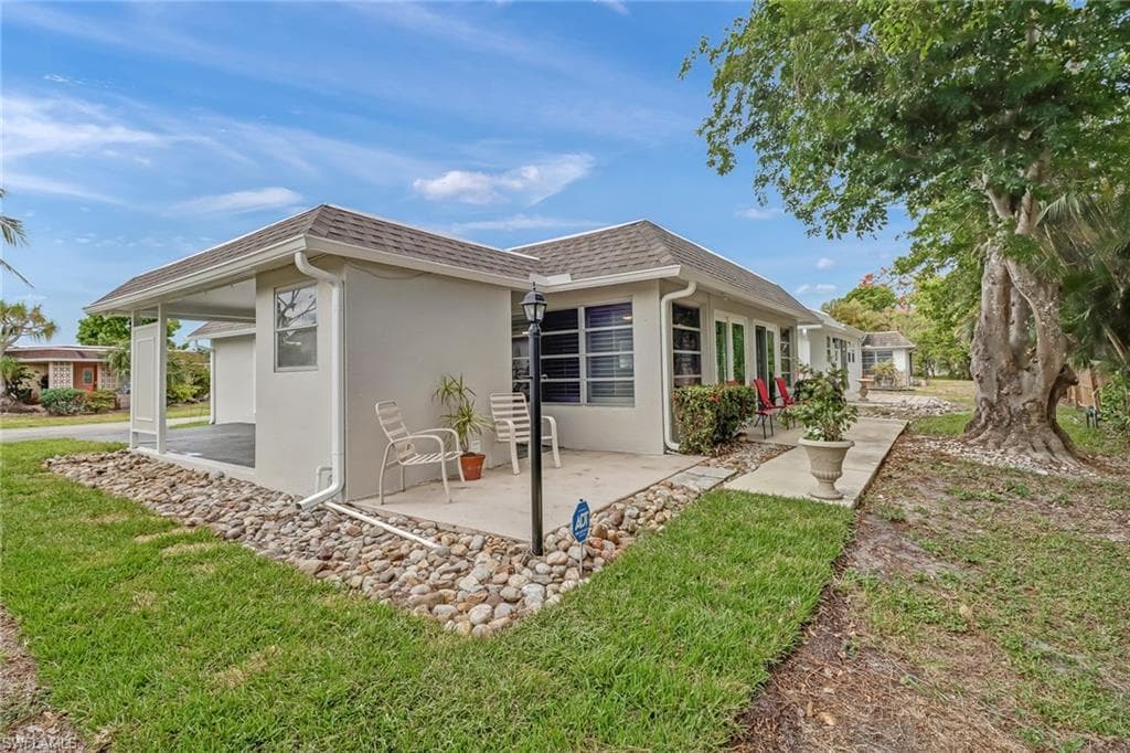 9 Knights Bridge RD NAPLES, FL 34112