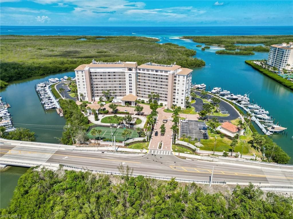 13105 Vanderbilt DR 905 NAPLES, FL 34110