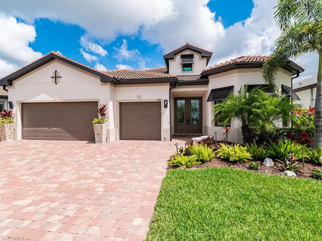 6919 Cocoplum ST NAPLES, FL 34114