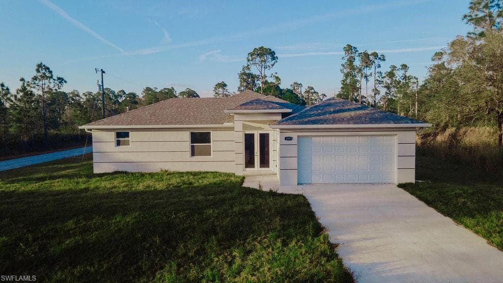 3901 E 8th ST LEHIGH ACRES, FL 33972