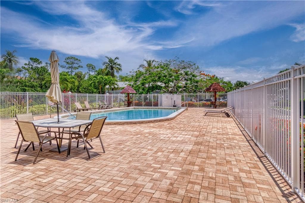 4635 Bayshore DR P4 NAPLES, FL 34112