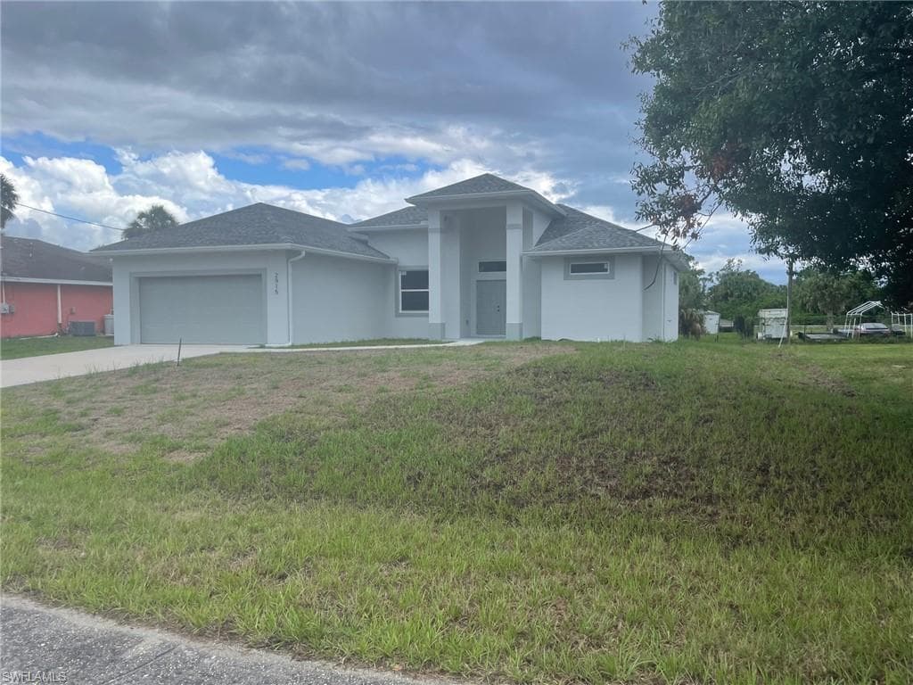 2915 13th ST W LEHIGH ACRES, FL 33971