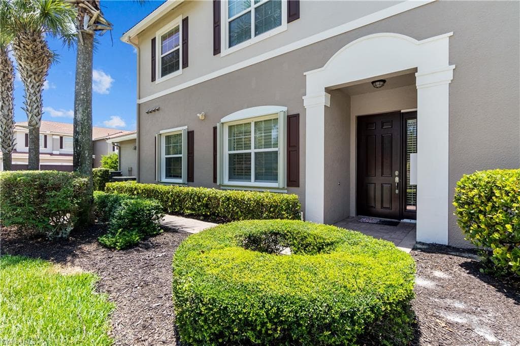 6533 Monterey PT 104 NAPLES, FL 34105
