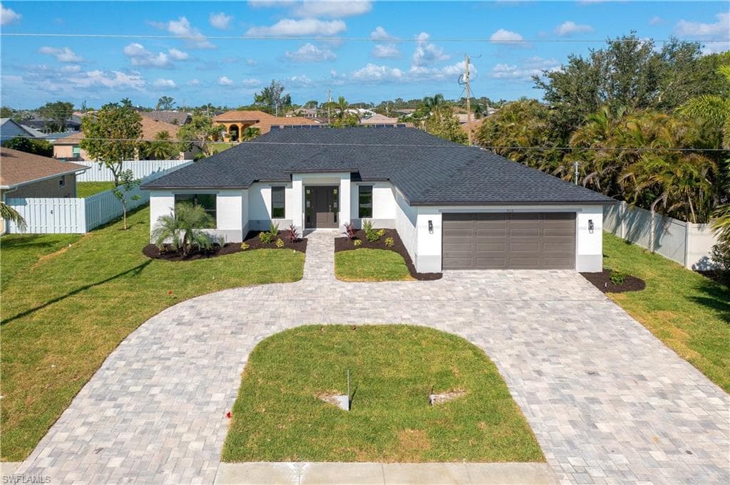 814 Nicholas PKWY W CAPE CORAL, FL 33991