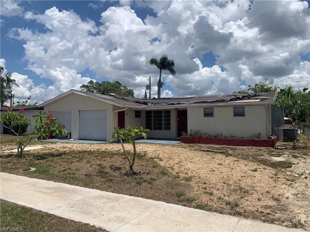 4271 Lagg AVE FORT MYERS, FL 33901