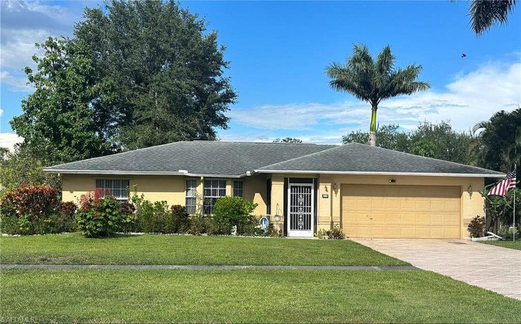 3160 Valencia DR NAPLES, FL 34120