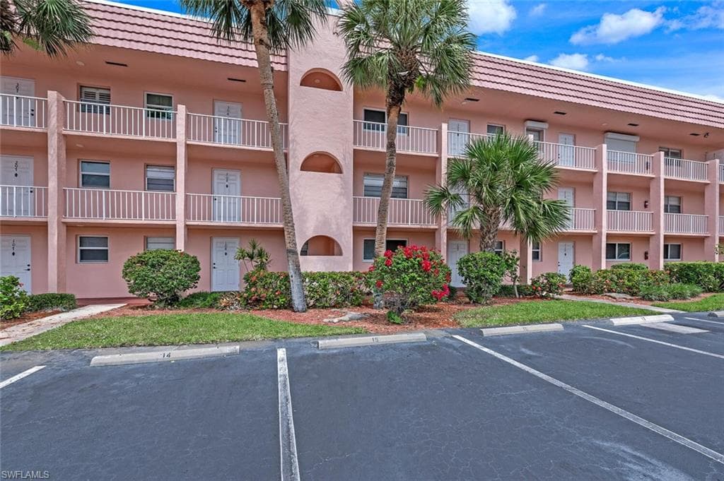 160 Turtle Lake Ct 209 NAPLES, FL 34105