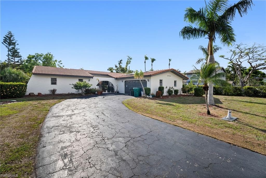 15600 Omai CT FORT MYERS, FL 33908