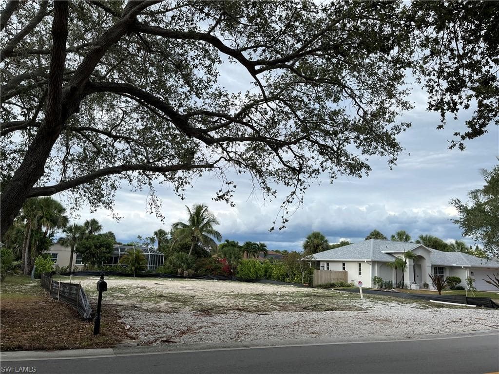 2309 River Reach DR NAPLES, FL 34104