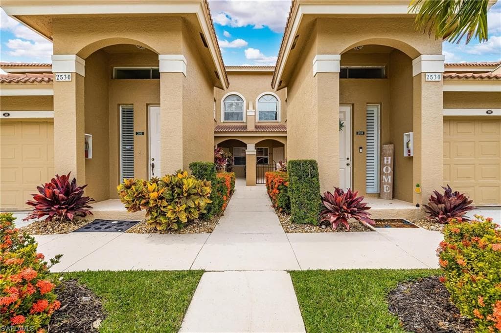 2530 Aspen Creek LN 102 NAPLES, FL 34119