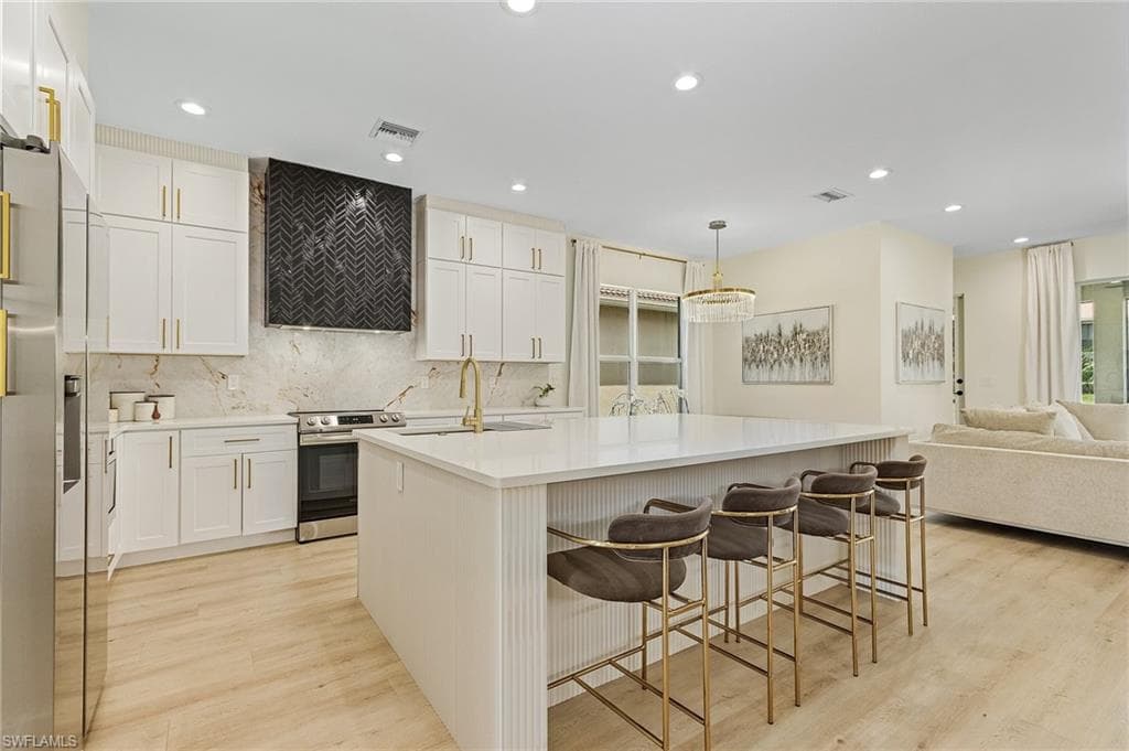 6581 Marbella DR NAPLES, FL 34105