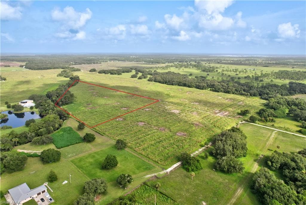 6 CEMETERY RD LABELLE, FL 33935