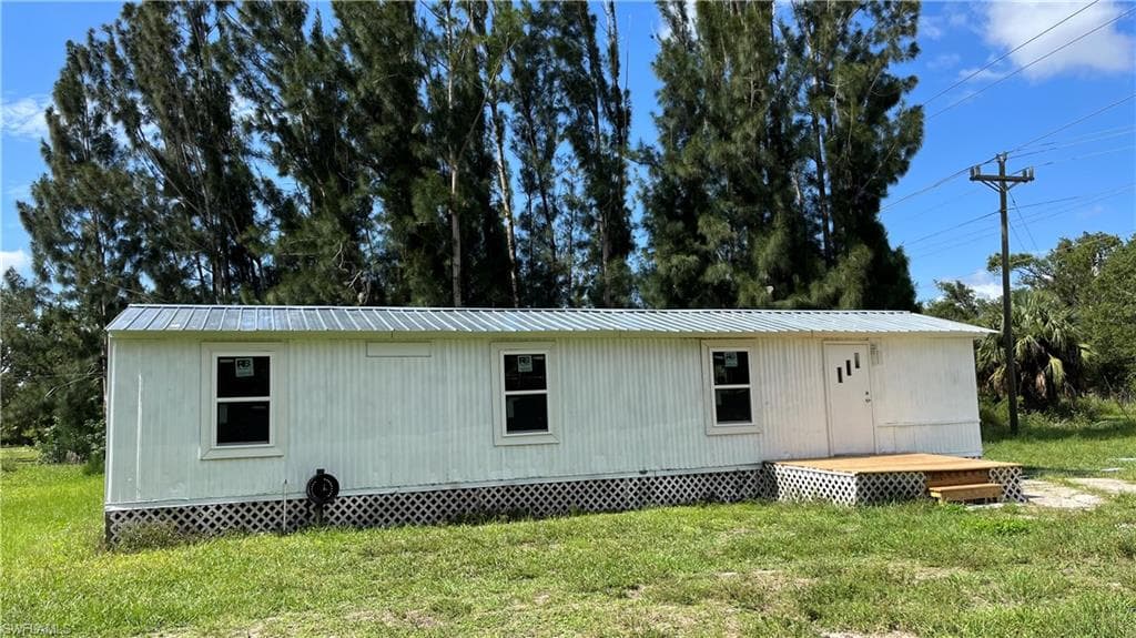 7851 Bartholomew DR NORTH FORT MYERS, FL 33917