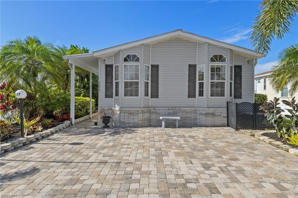 2077 Crystal Lake DR NAPLES, FL 34119