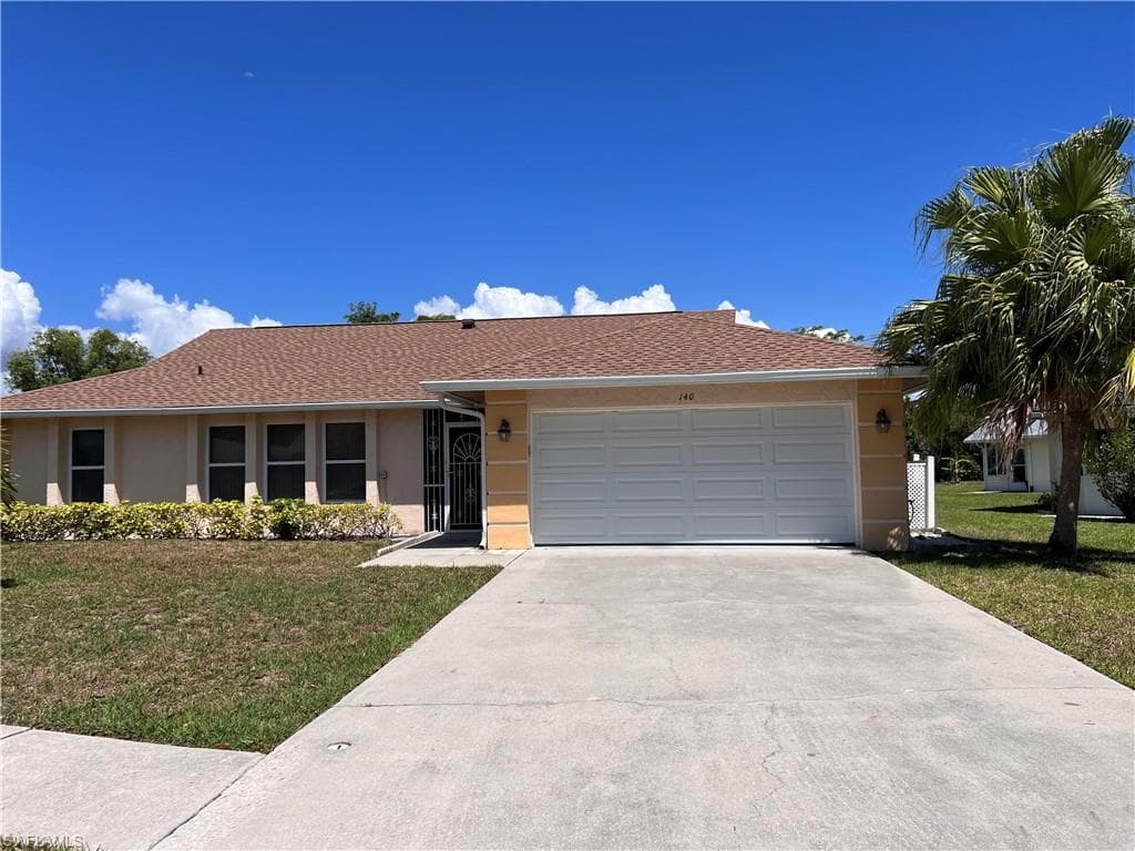 140 Bordeaux CIR NAPLES, FL 34112