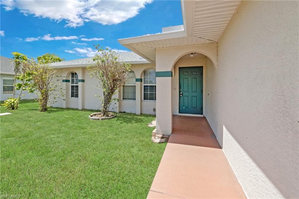 1507 NE 18th TER CAPE CORAL, FL 33909