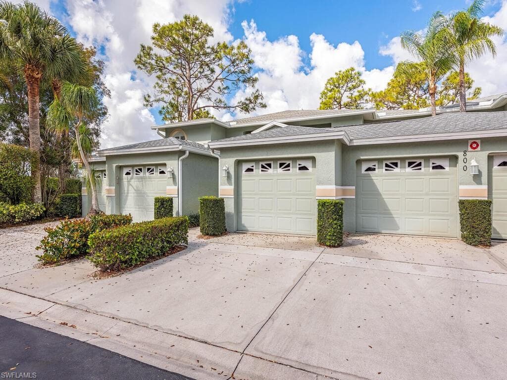 800 New Waterford DR A-102 NAPLES, FL 34104
