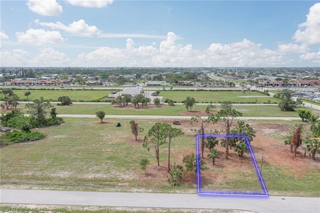1018 SW 4th TER CAPE CORAL, FL 33991