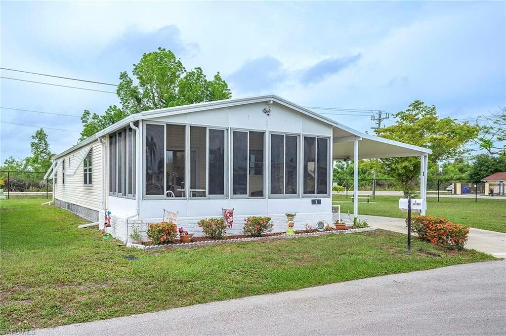 1 Poinsettia DR FORT MYERS, FL 33905