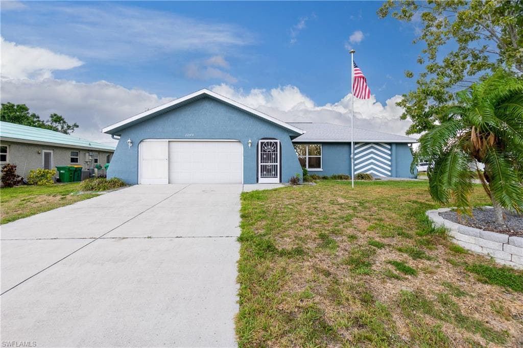 22514 Glen AVE PORT CHARLOTTE, FL 33980