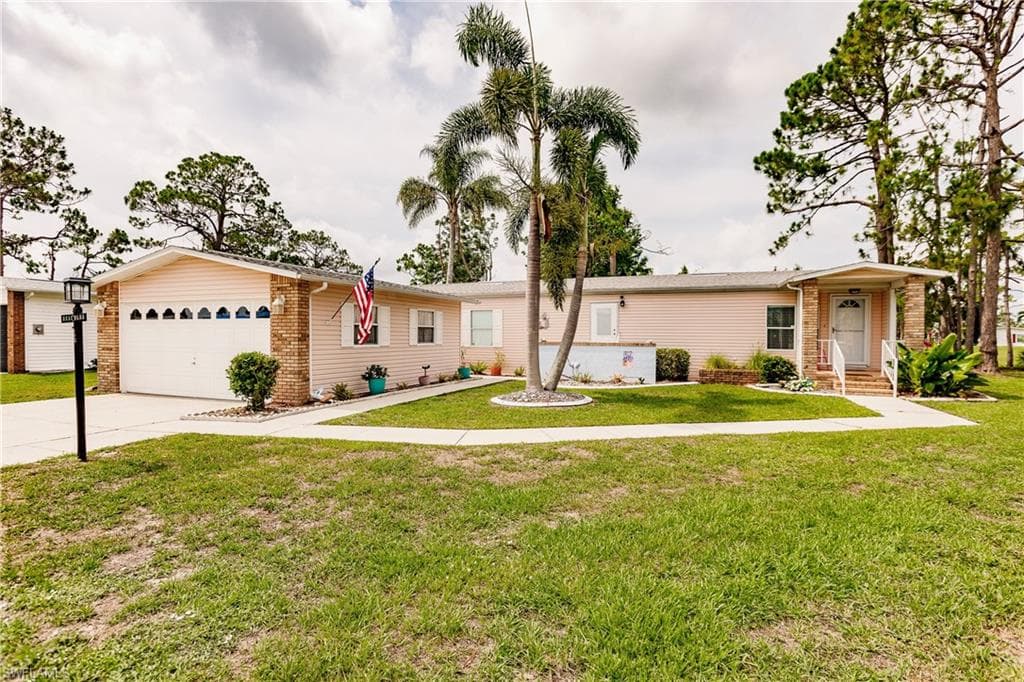19813 Eagle Trace CT NORTH FORT MYERS, FL 33903
