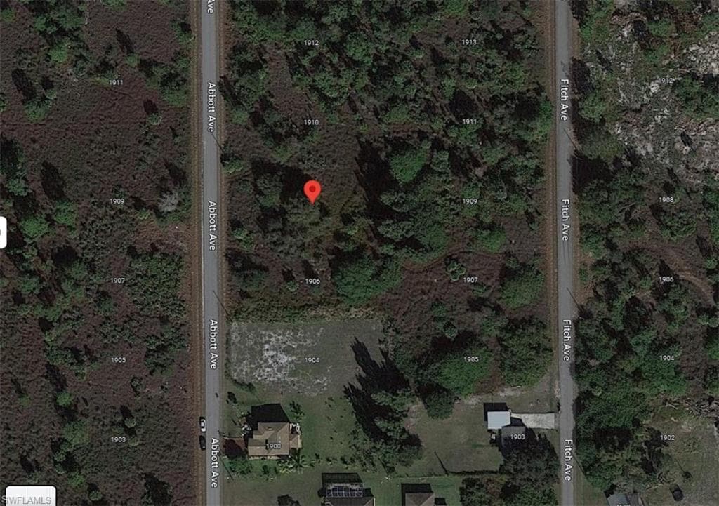 1908 Abbott AVE LEHIGH ACRES, FL 33972