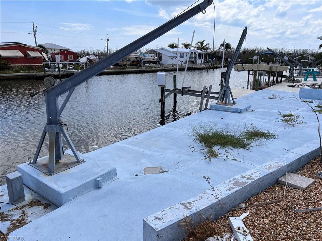 3913 Dewberry LN ST. JAMES CITY, FL 33956