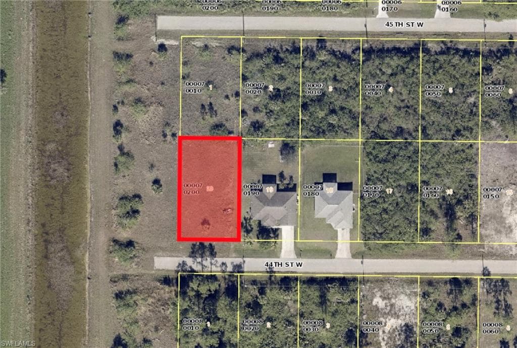3318 44th ST W LEHIGH ACRES, FL 33971